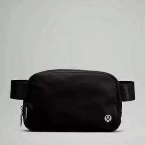 COPY - NEW LULULEMON Everywhere Belt Bag ORIGINAL BLACK NWT 1L